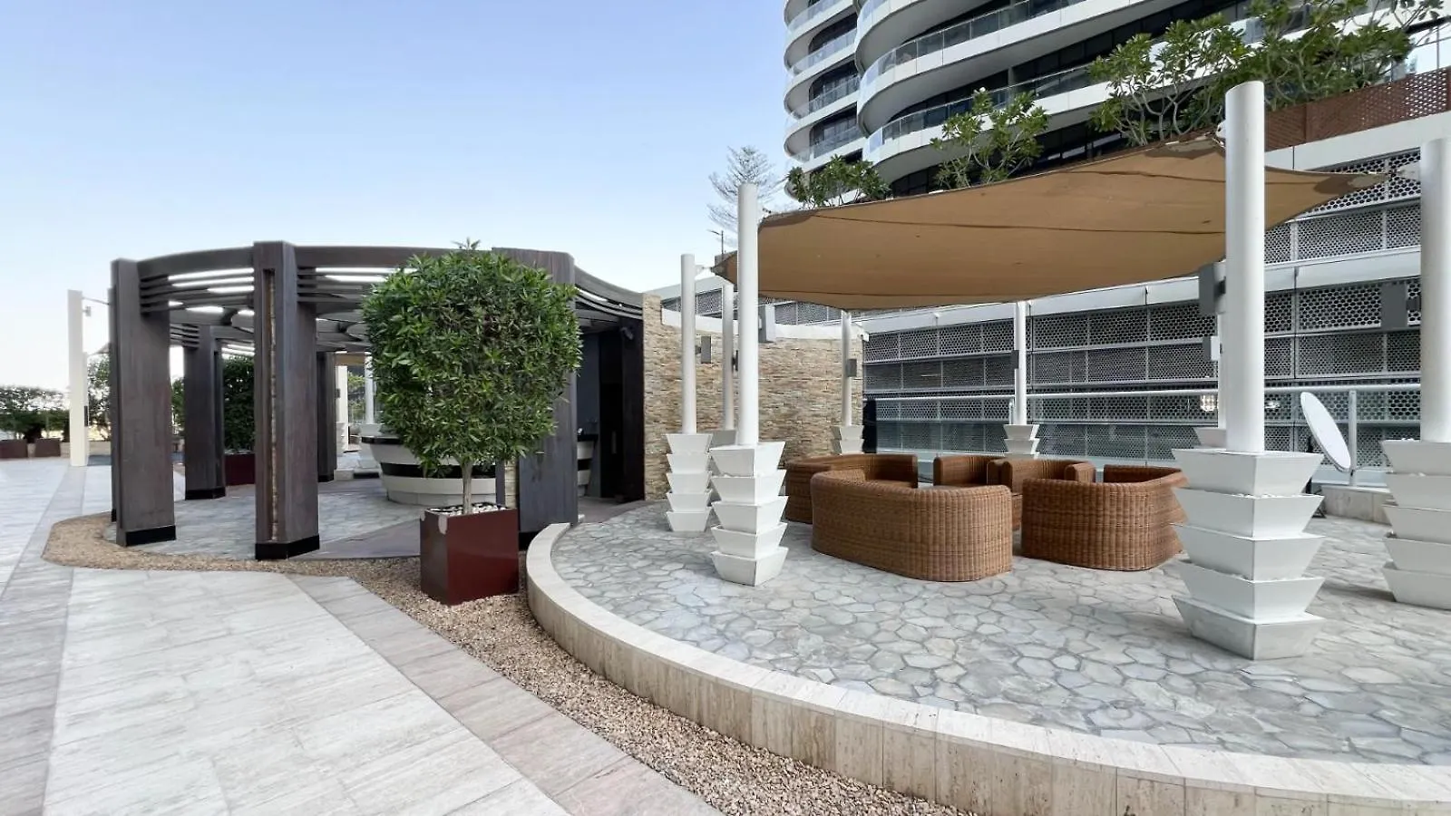 Apartment 2 Minute Walk To Dubai Mall - 3 Bedroom Burj Khalifa View With Pool And Spa