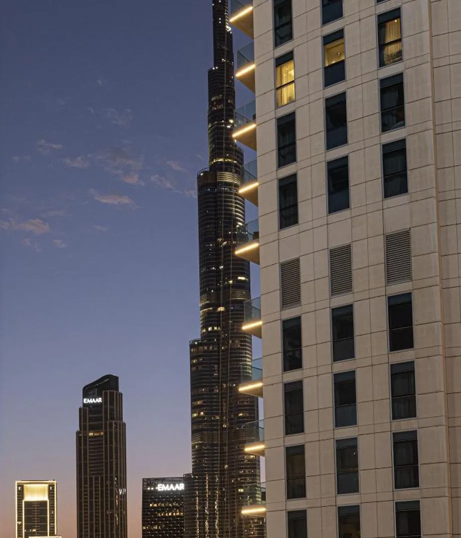 Apartment 2 Minute Walk To Dubai Mall - 3 Bedroom Burj Khalifa View With Pool And Spa