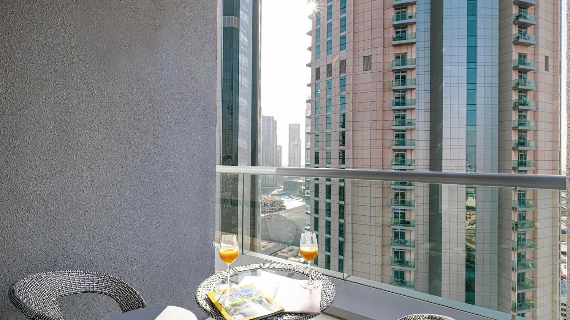 2 Minute Walk To Dubai Mall - 3 Bedroom Burj Khalifa View With Pool And Spa 0*,  United Arab Emirates