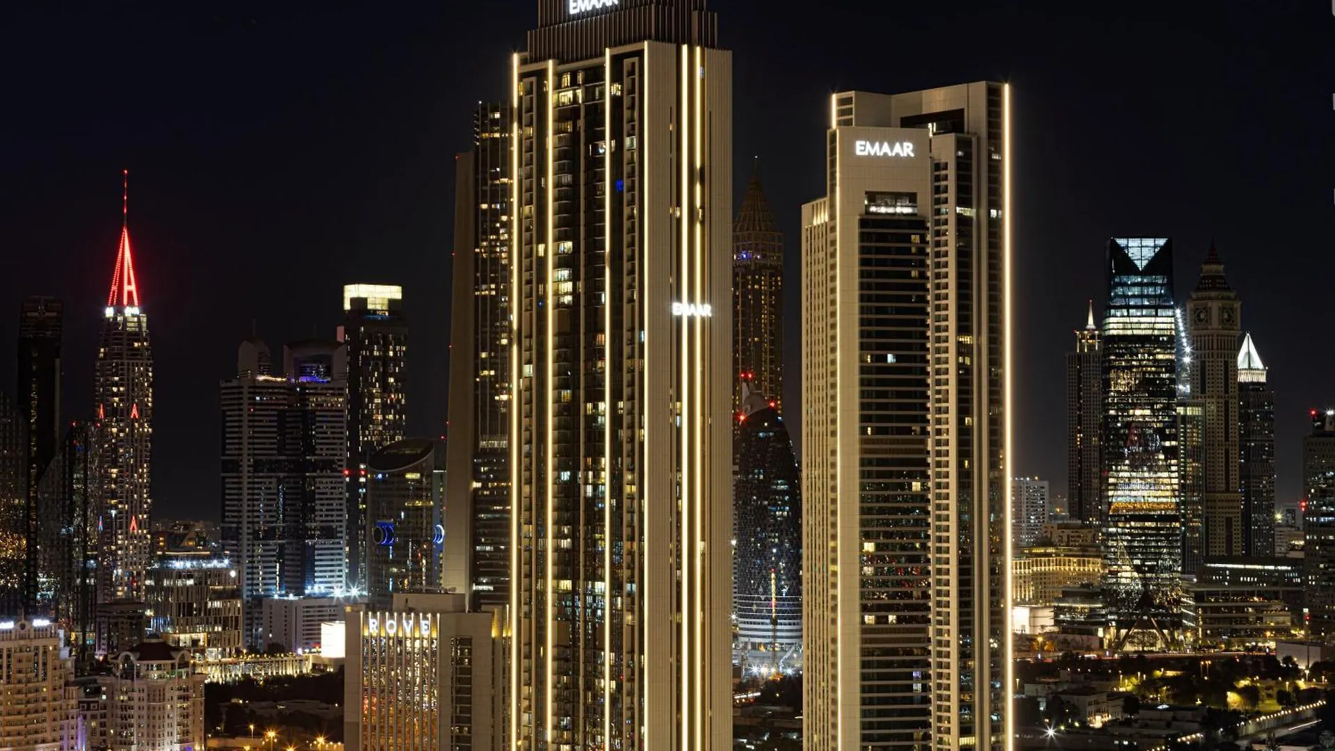 2 Minute Walk To Dubai Mall - 3 Bedroom Burj Khalifa View With Pool And Spa Apartment