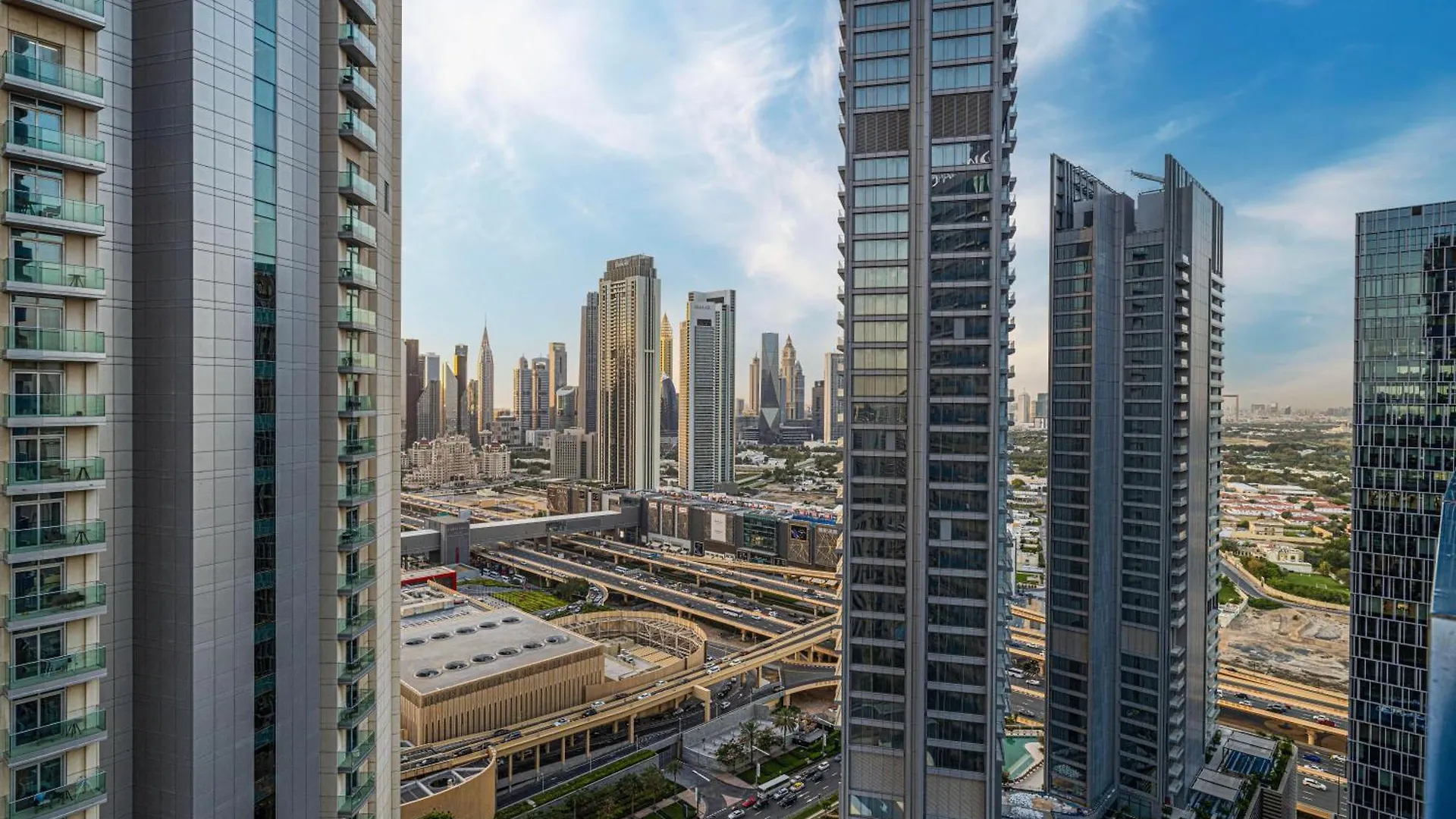 2 Minute Walk To Dubai Mall - 3 Bedroom Burj Khalifa View With Pool And Spa