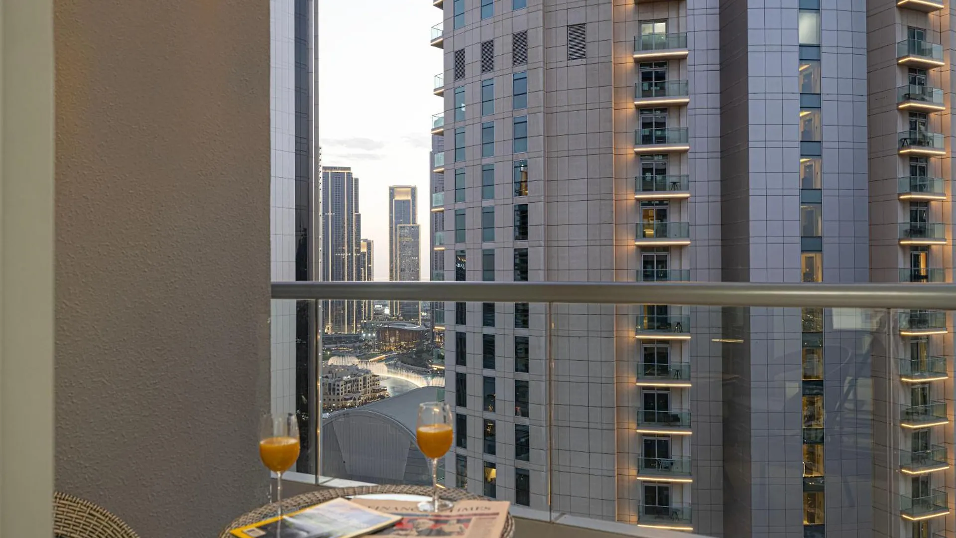2 Minute Walk To Dubai Mall - 3 Bedroom Burj Khalifa View With Pool And Spa United Arab Emirates