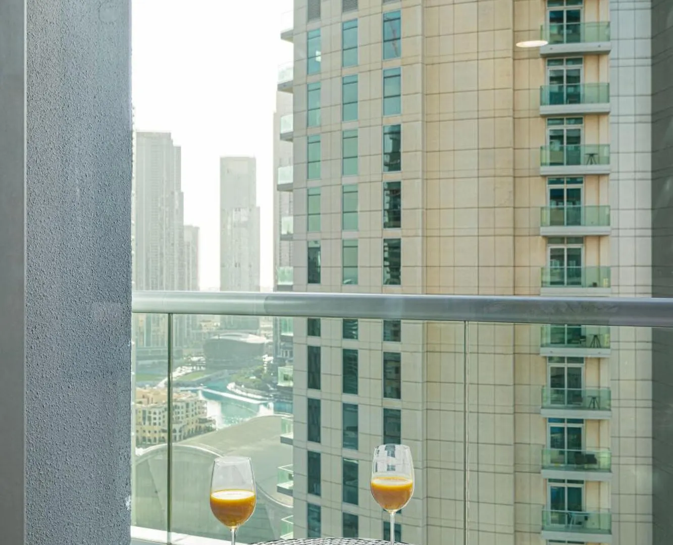 2 Minute Walk To Dubai Mall - 3 Bedroom Burj Khalifa View With Pool And Spa 0*,  United Arab Emirates