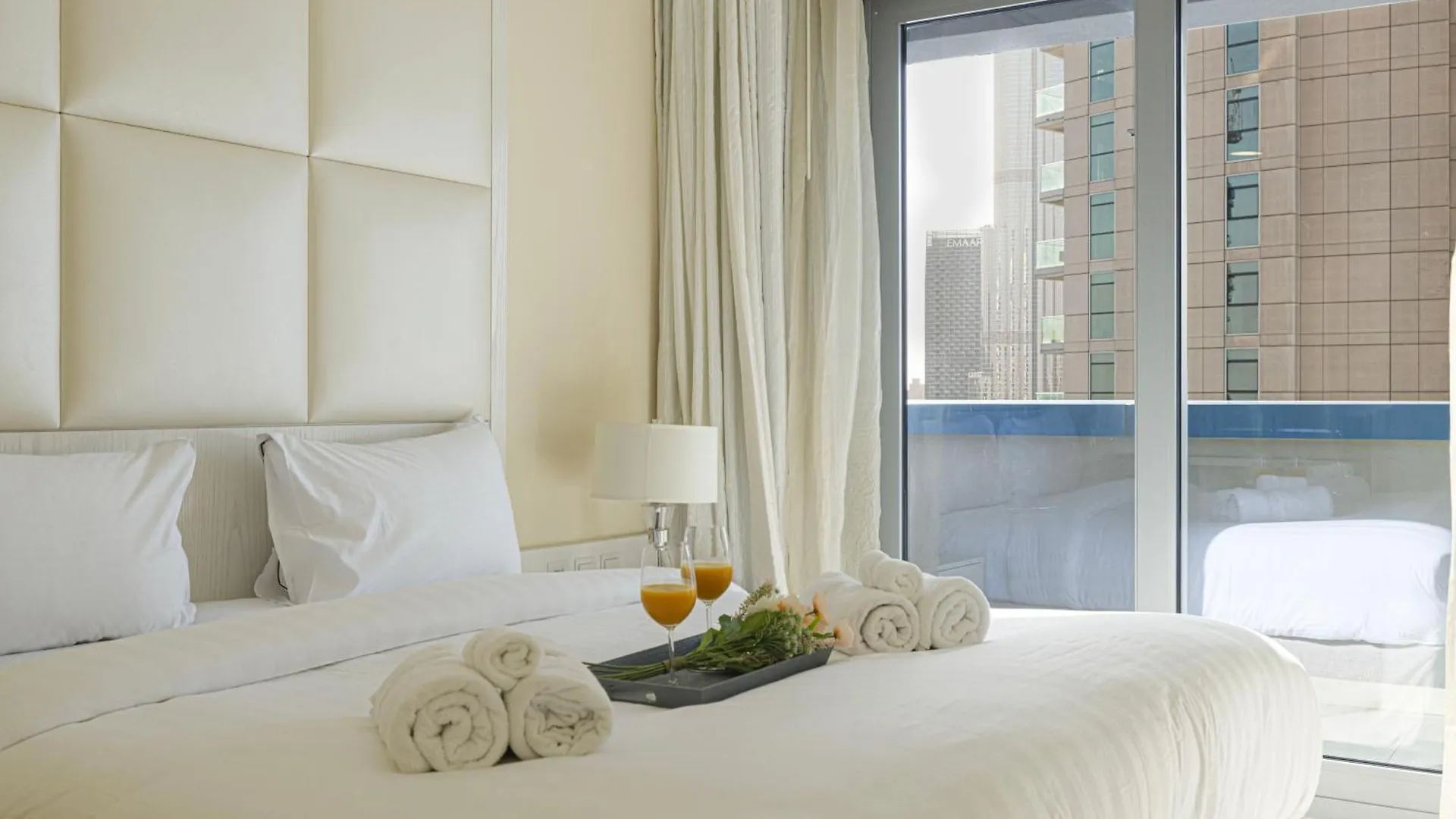 Apartment 2 Minute Walk To Dubai Mall - 3 Bedroom Burj Khalifa View With Pool And Spa United Arab Emirates
