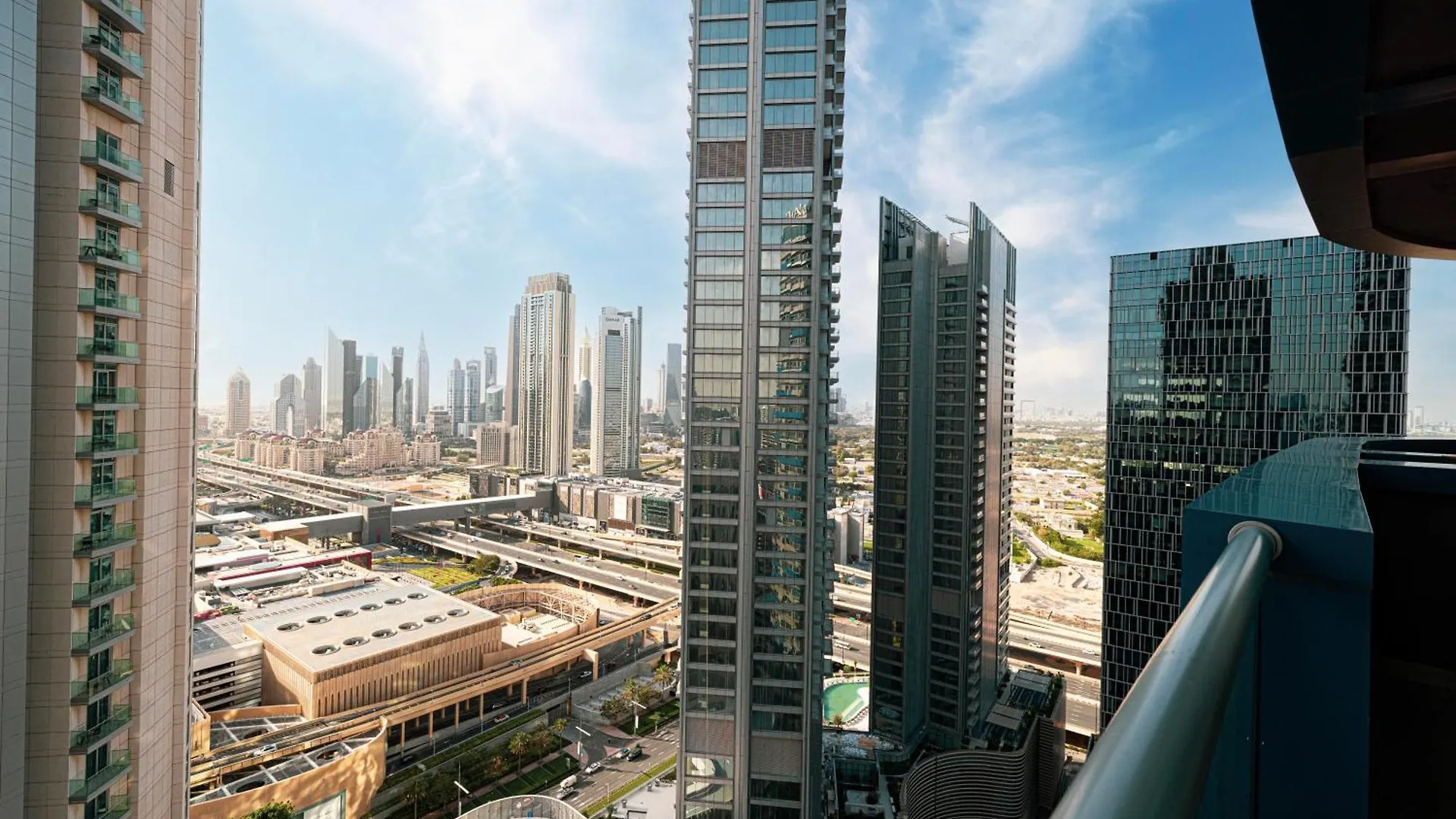 2 Minute Walk To Dubai Mall - 3 Bedroom Burj Khalifa View With Pool And Spa